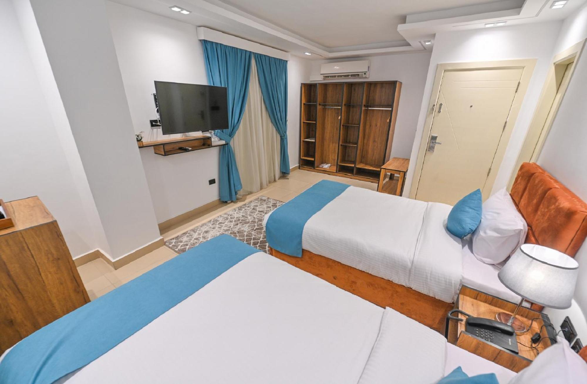 Pyramids Gem Plaza Hotel Kafrat al Jabal Exterior photo