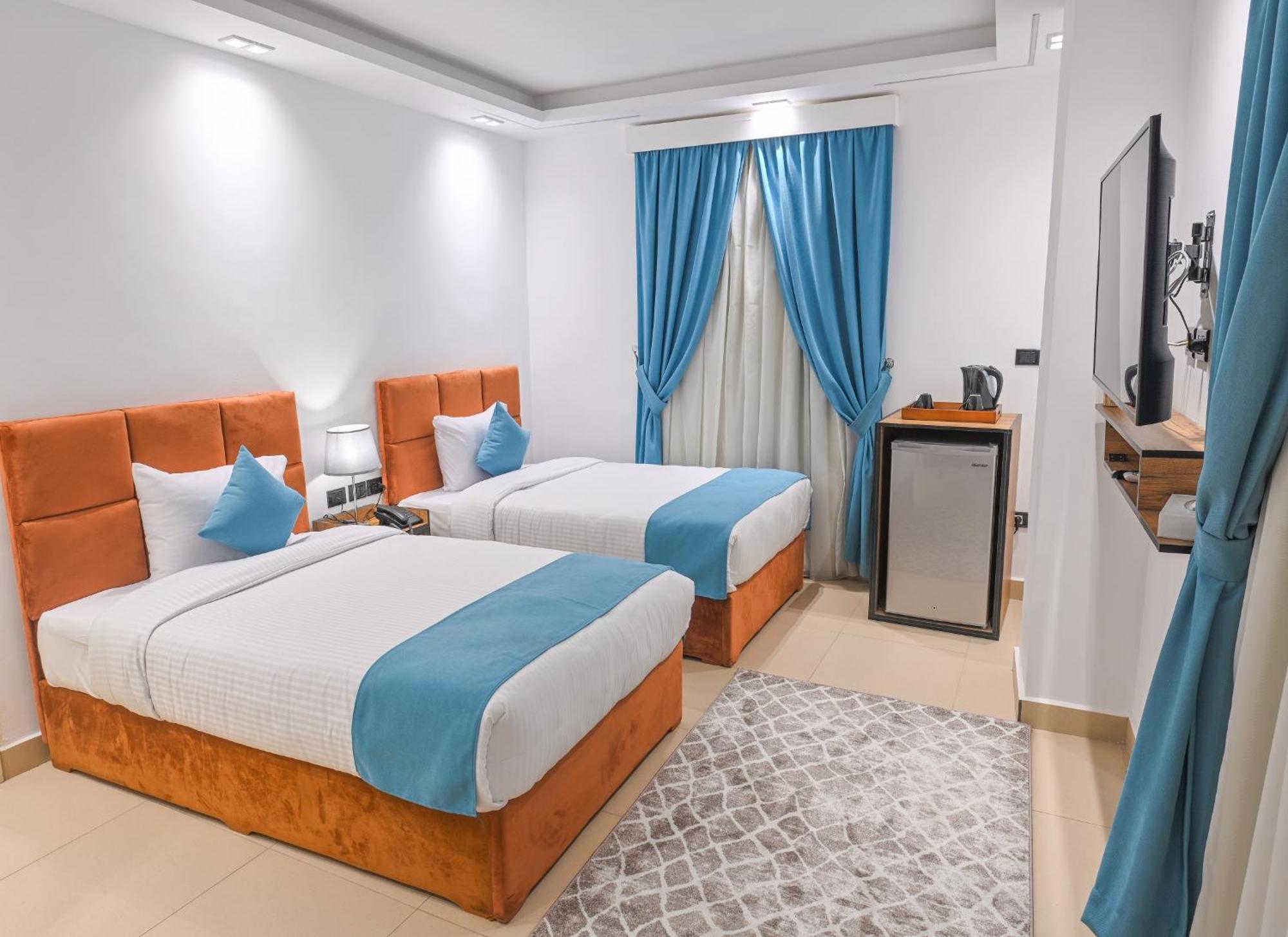 Pyramids Gem Plaza Hotel Kafrat al Jabal Exterior photo