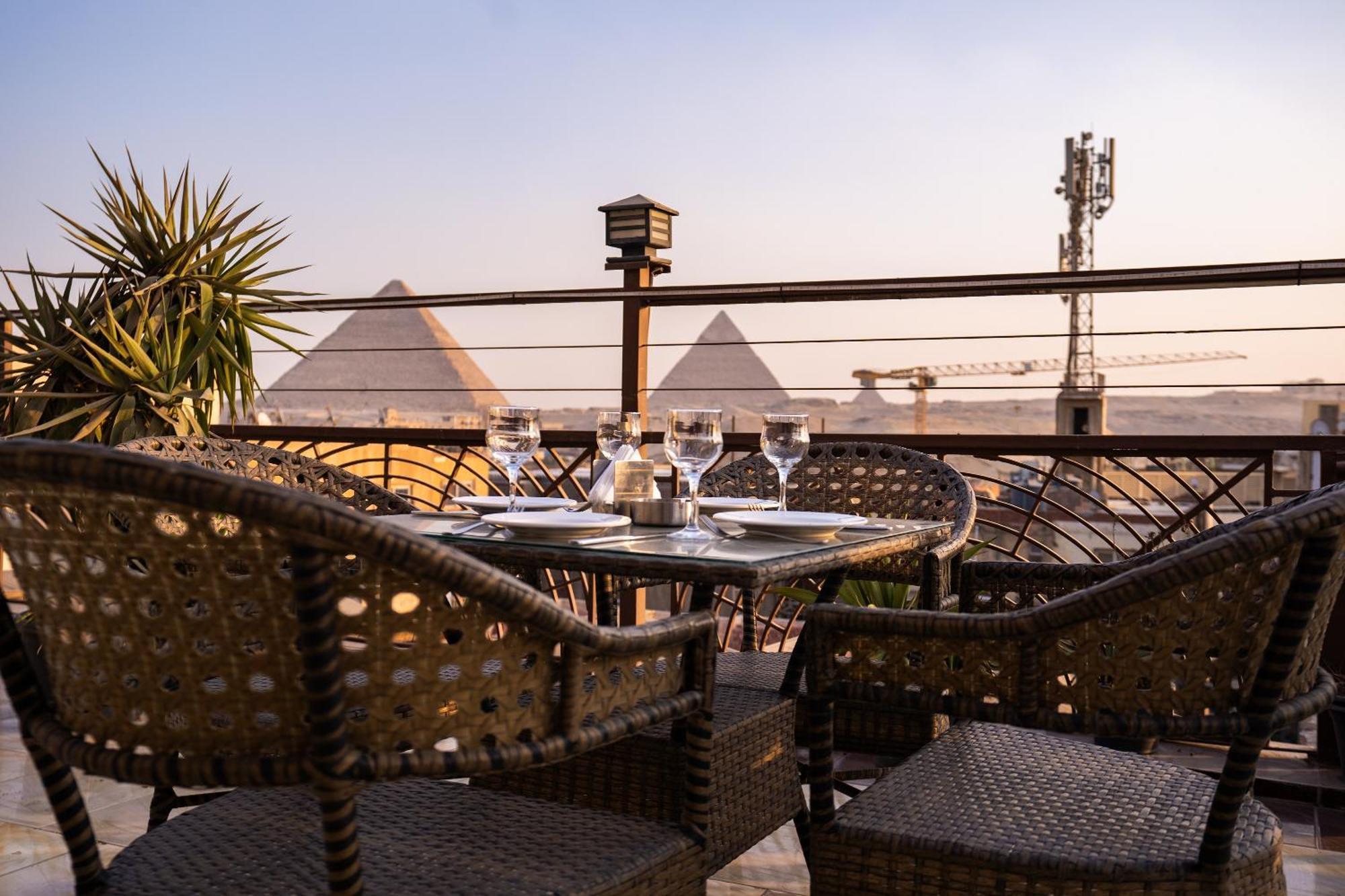 Pyramids Gem Plaza Hotel Kafrat al Jabal Exterior photo