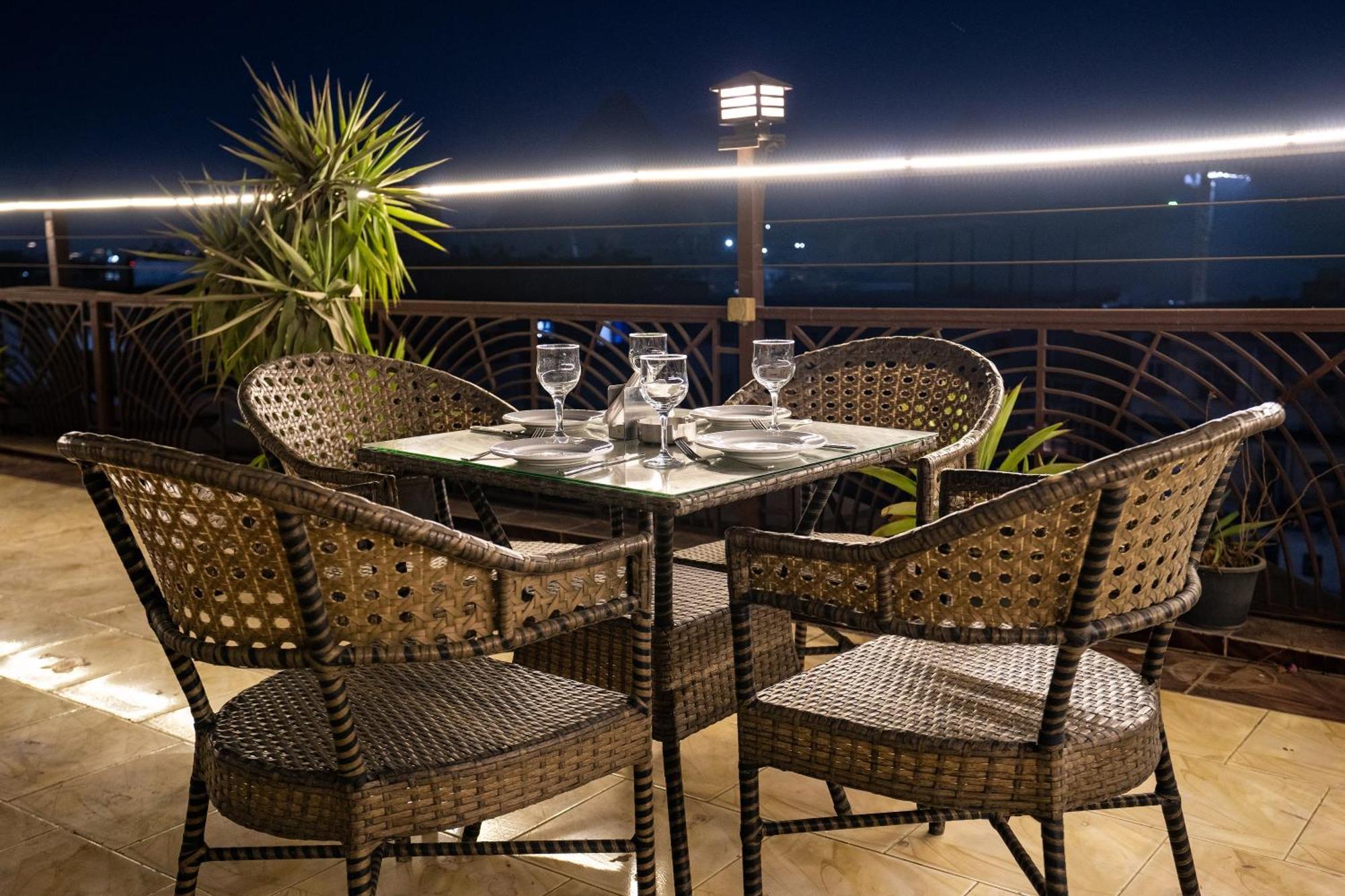 Pyramids Gem Plaza Hotel Kafrat al Jabal Exterior photo