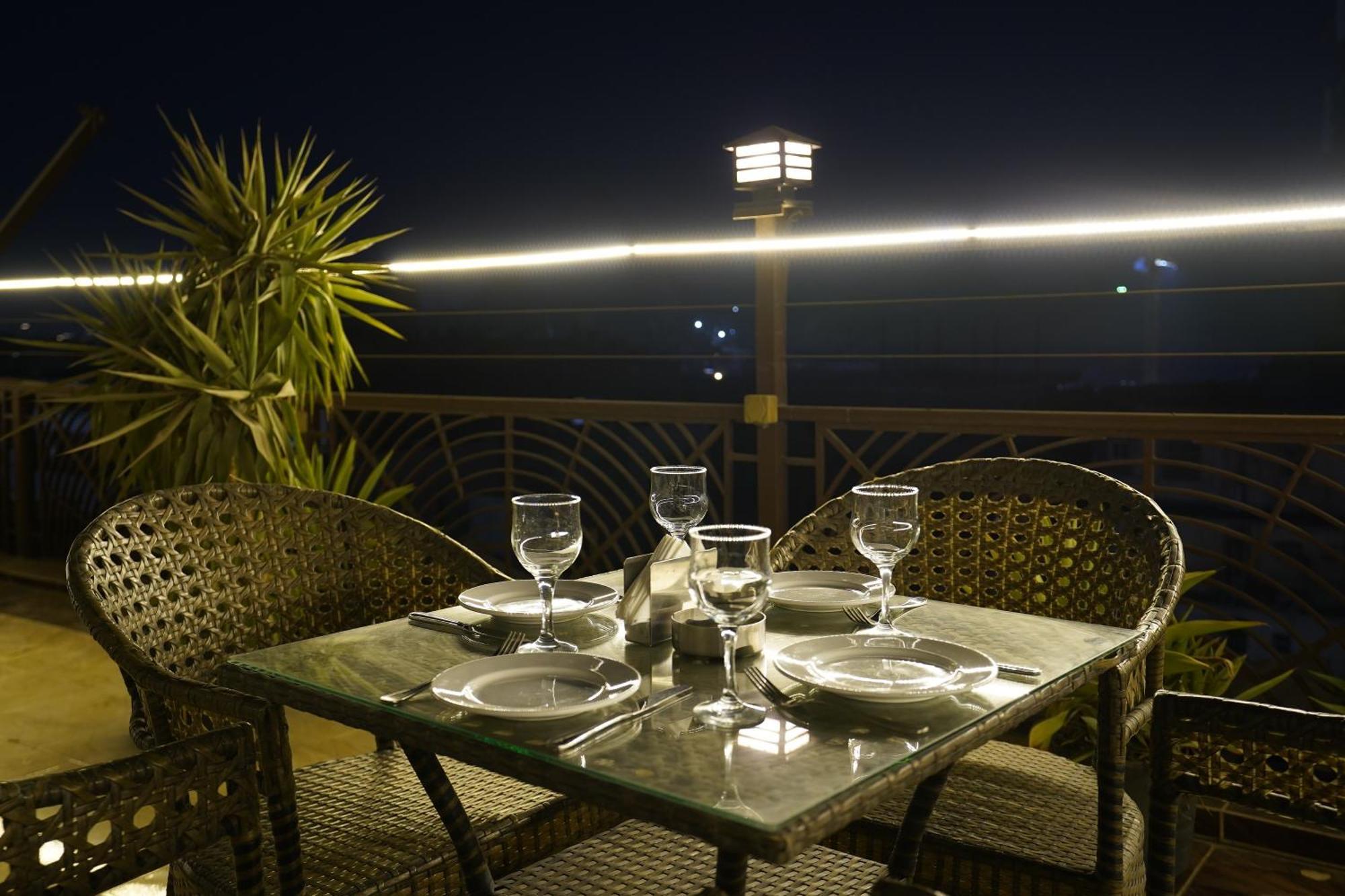 Pyramids Gem Plaza Hotel Kafrat al Jabal Exterior photo
